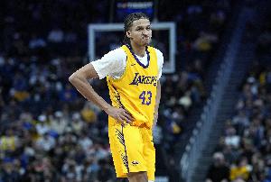 火爆NBA湖人对阵马刺低调看直播_火爆NBA湖人对阵马刺低调看直播在线观看_免费看直播