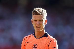奥尔莫：我生涯一直都在证明自己 看佩德里训练和比赛是一种享受