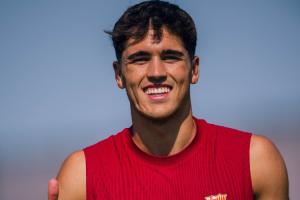 世界冠军归队！巴萨官推晒照欢迎库巴西、奥尔莫回归训练